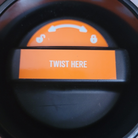 Yeti - Picture 2 of 6